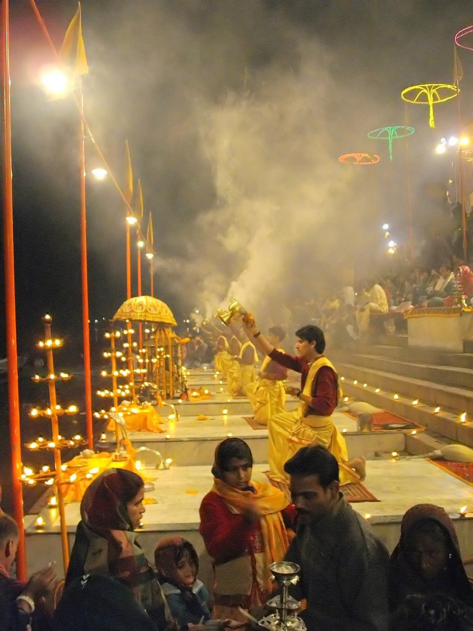 Ganga_Aarti_at_Varanasi_ghats